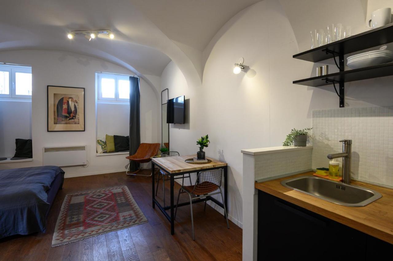 Swanky Old Town Apartment Zagreb Buitenkant foto