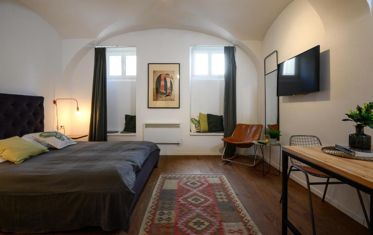 Swanky Old Town Apartment Zagreb Buitenkant foto