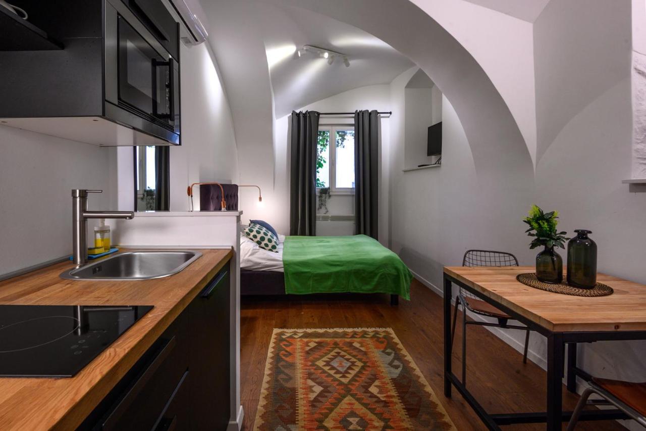 Swanky Old Town Apartment Zagreb Buitenkant foto