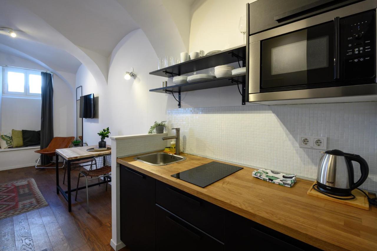 Swanky Old Town Apartment Zagreb Buitenkant foto