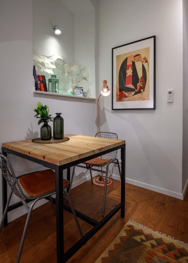 Swanky Old Town Apartment Zagreb Buitenkant foto